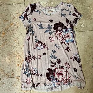 Jessica Simpson side slit Nursing tee in pink floral